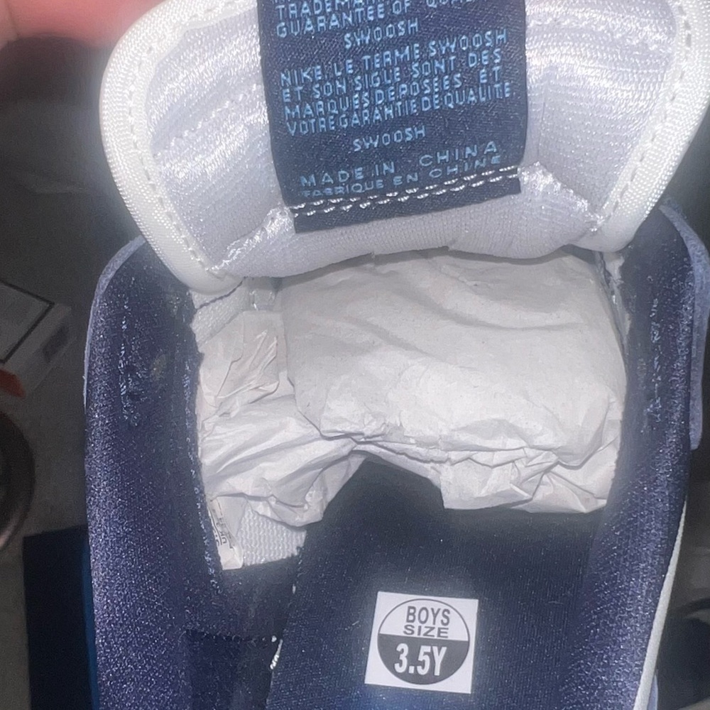 GRADE-SCHOOL AIR JORDAN 1 LOW OG "OBSIDIAN 3.5 - Picture 7 of 9